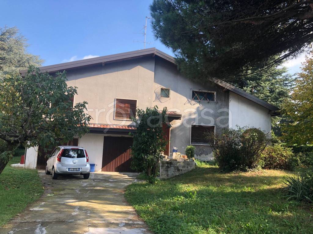 Villa in in vendita da privato a Garbagnate Milanese via dei Tigli, 15
