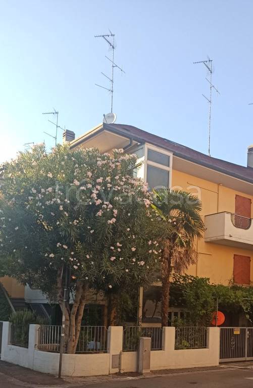 Casa Indipendente in vendita a Ravenna via degli Spreti