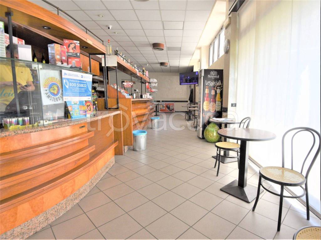 Bar in in vendita da privato a Merate via Cerri, 31