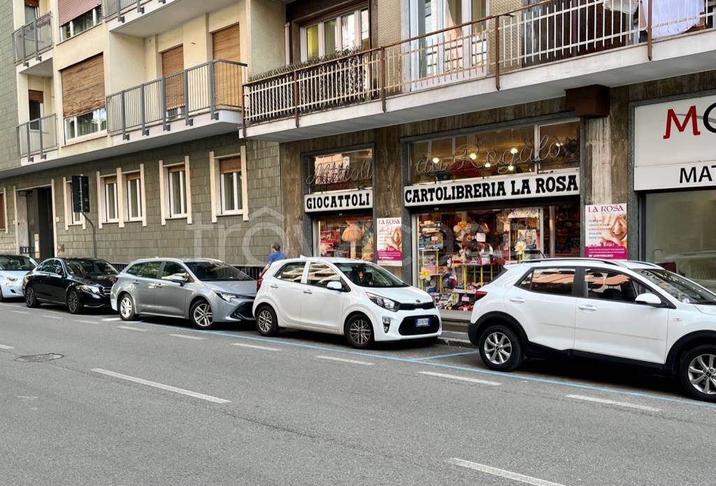 Negozio in affitto a Varese via Maria Virginia Staurenghi