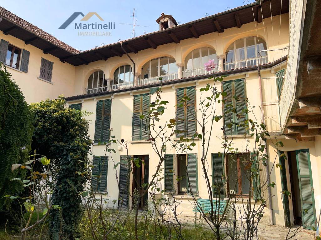 Villa Bifamiliare in vendita a Madonna del Sasso via Giuseppe Frua, 6