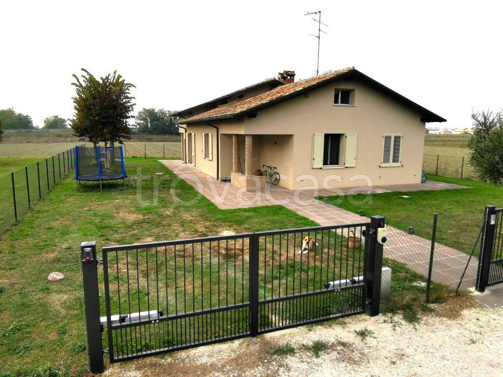 Villa in in vendita da privato a Ravenna via Silver Sirotti, 46