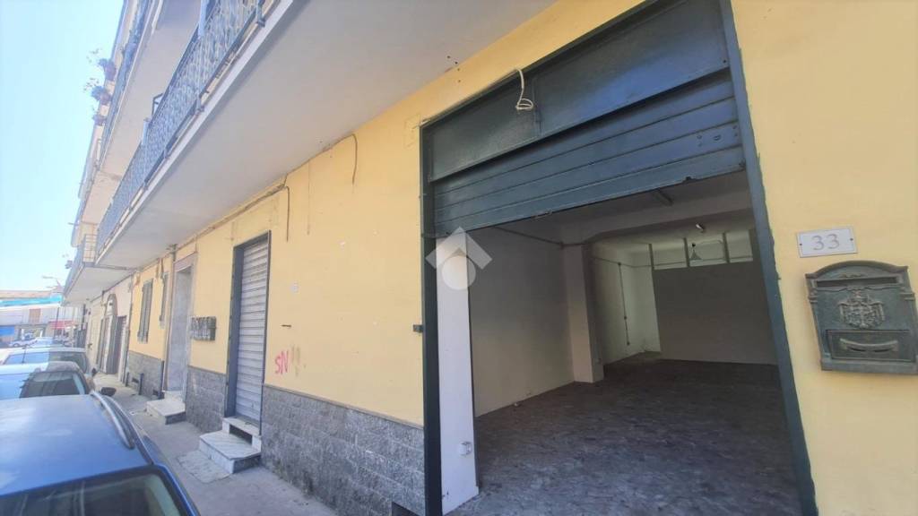 Negozio in vendita a Sant'Arpino via Giuseppe Di Vittorio, 31