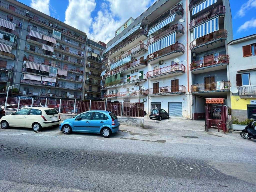 Appartamento in vendita a Napoli via pablo picasso, 28