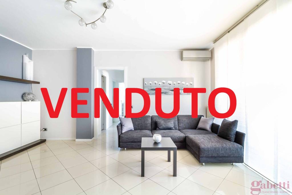 Appartamento in vendita a Milano via Cividale del Friuli, 11