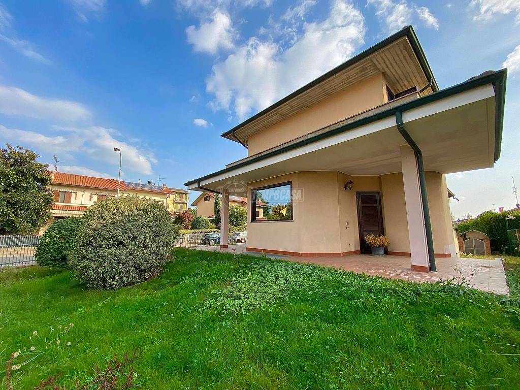Villa in vendita a Zelo Buon Persico via Sacchi 37