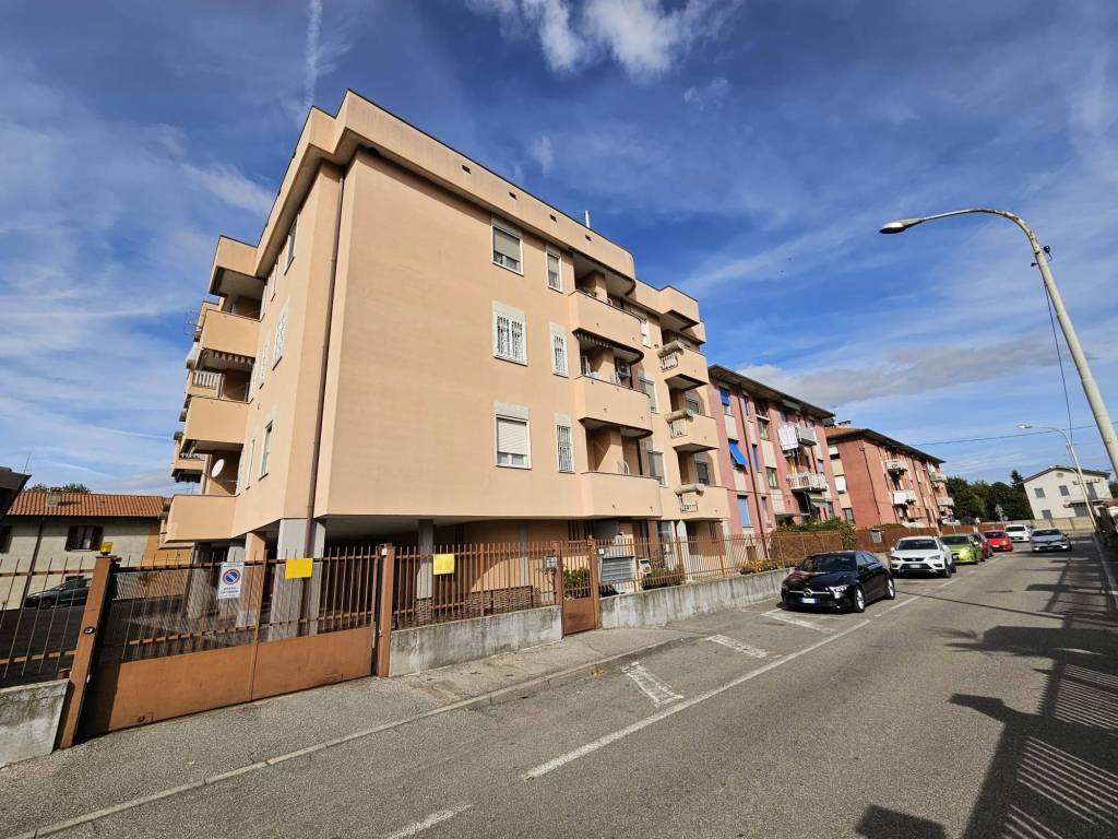 Appartamento in vendita a Bellinzago Lombardo via Guglielmo Marconi, 8
