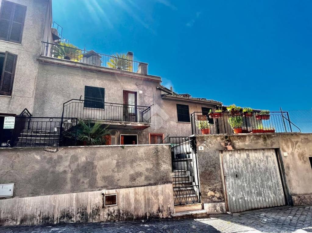 Appartamento in vendita a Subiaco piazza s. Maria della Valle, 7