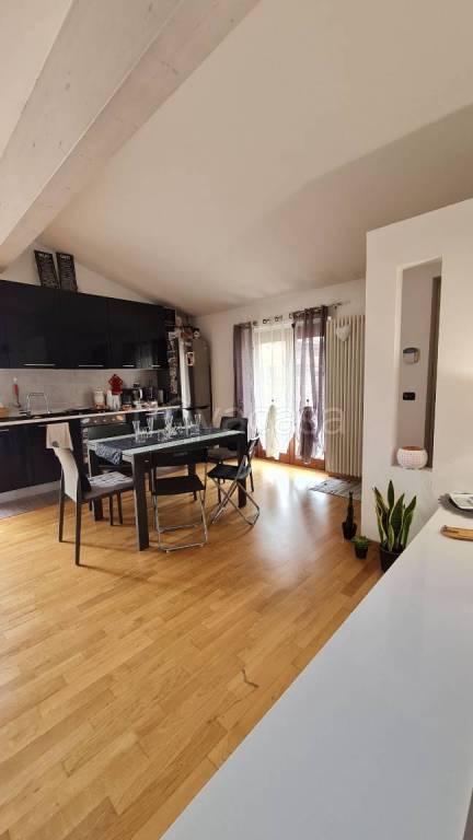 Appartamento in in vendita da privato a Seregno via Trieste, 22