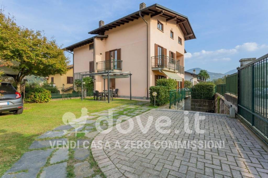 Villa a Schiera in vendita a Mesenzana via Degli Alpini, 1