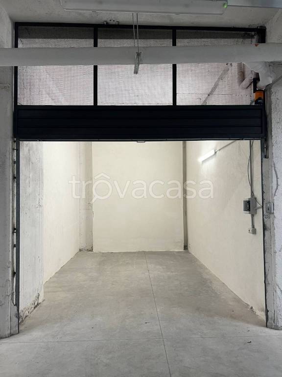 Garage in affitto a Catania viale Artale Alagona, 25