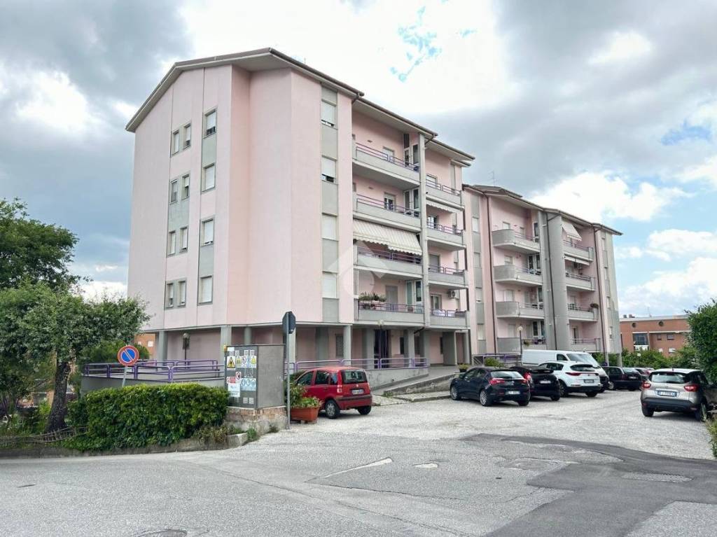 Appartamento in vendita a Campobasso via Campania, 157