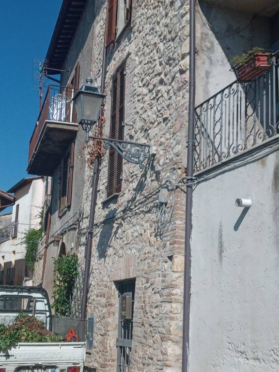 Casa Indipendente in vendita a Terni via Stefano Bellini