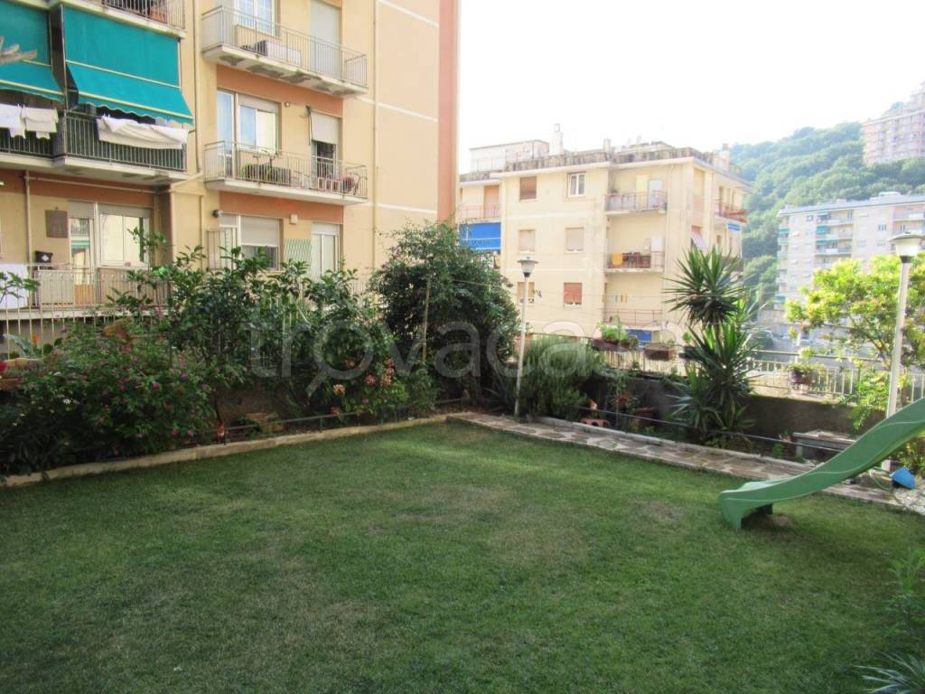 Appartamento in vendita a Genova via Stefanina Moro, 120