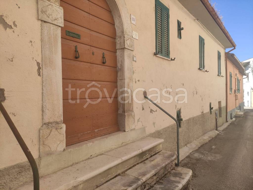 Casa Indipendente in vendita a Pizzoli via Villa Perilli, 13