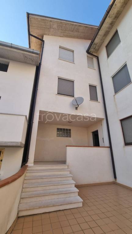 Appartamento in in vendita da privato a Torre de' Passeri via Maragona, 69