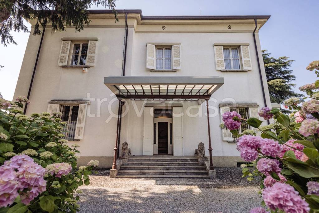 Villa in vendita a Longone al Segrino via Della Costa, 4