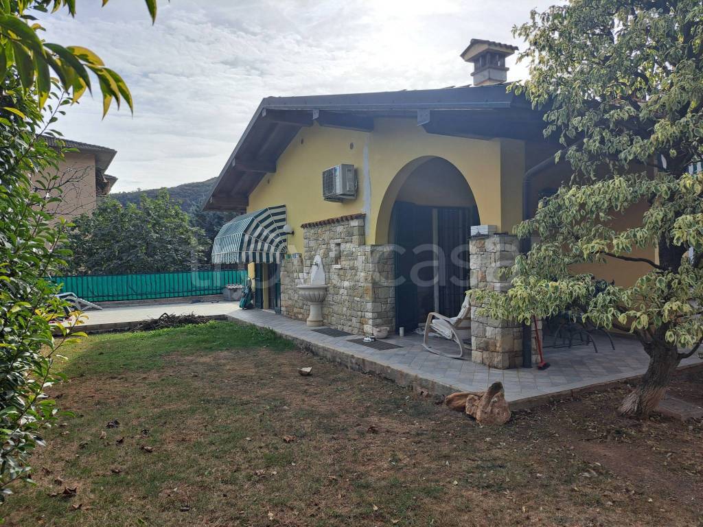 Villa Bifamiliare in vendita a Botticino via Guglielmo Marconi