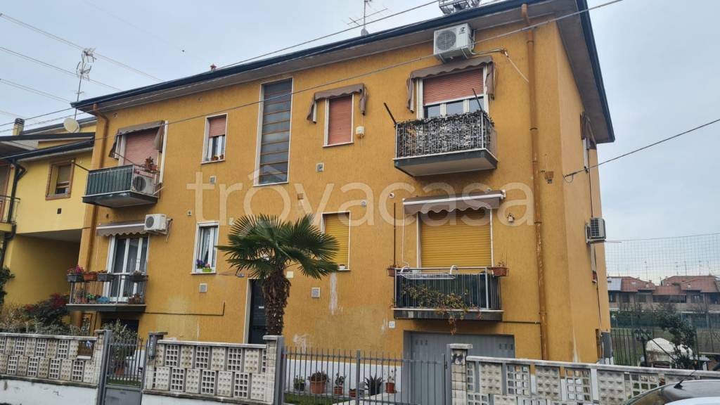 Appartamento in vendita a Paderno Dugnano via Ugo Bassi, 12