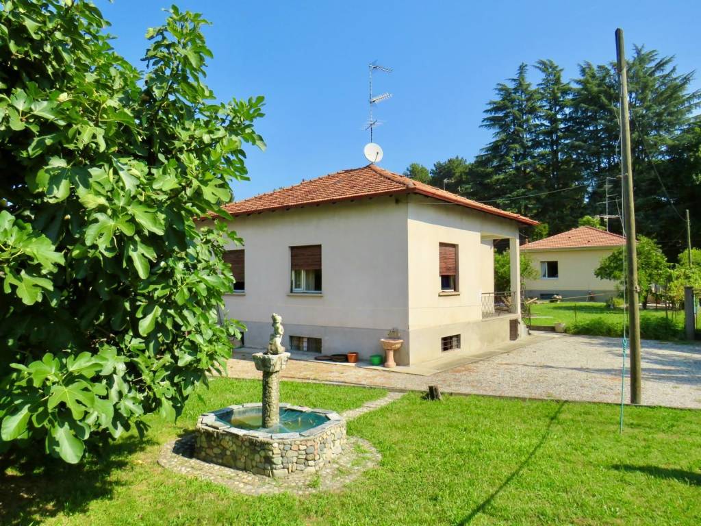 Villa in in vendita da privato a Somma Lombardo via Palestro, 24