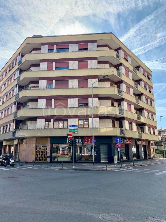 Appartamento in vendita a Bergamo via Angelo Maj, 11