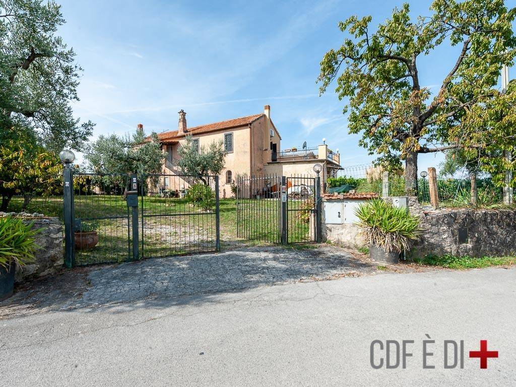 Villa in vendita a Monteleone Sabino via delle Pietre Piane