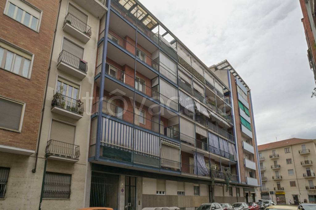 Appartamento in vendita a Torino via Traversella, 4