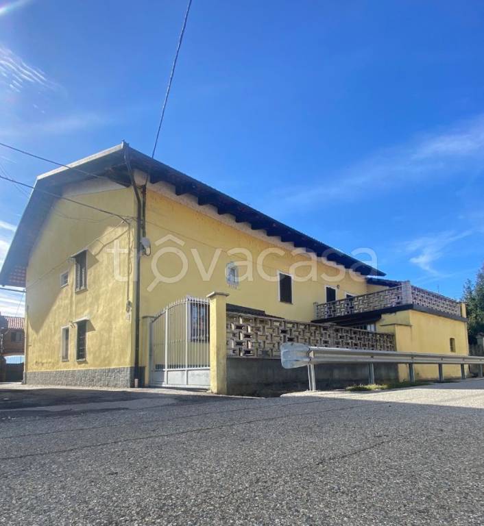 Villa Bifamiliare in vendita a Chivasso via Monviso, 17