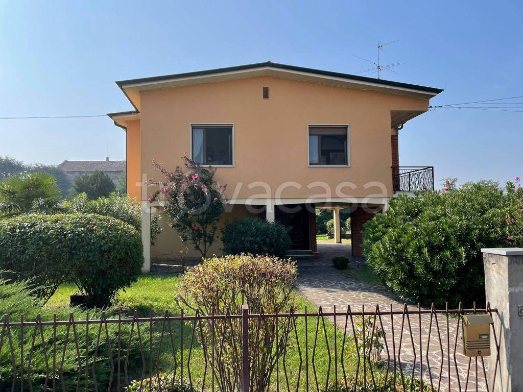 Villa in vendita a Soncino