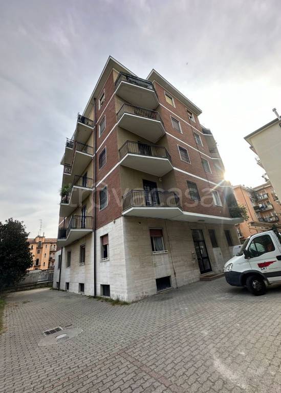 Appartamento in vendita a Rozzano via Tagliamento, 47