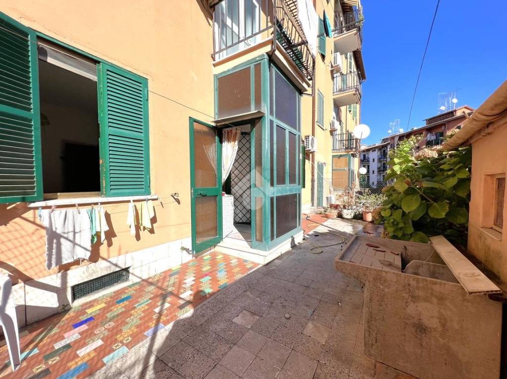 Appartamento in vendita a Roma via Luigi Lucatelli, 24