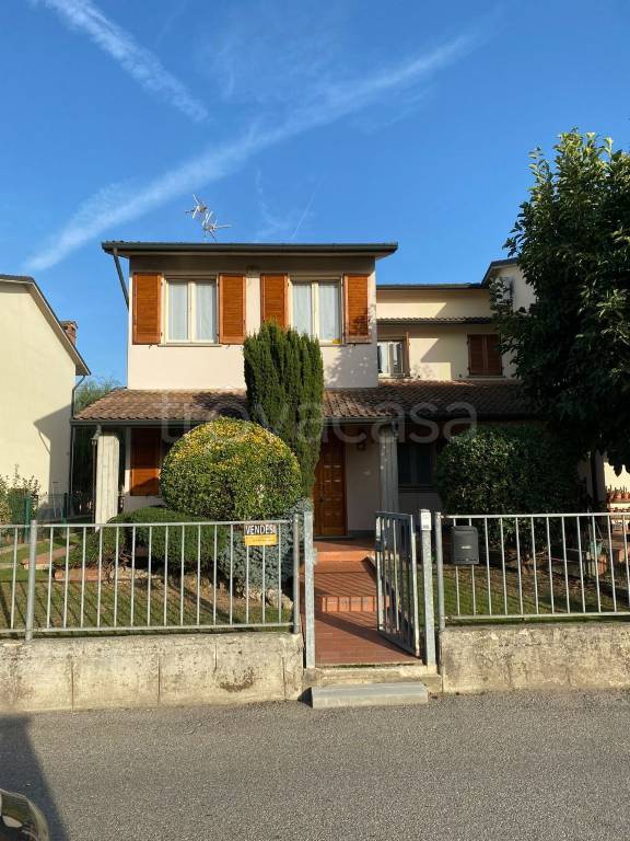 Villa Bifamiliare in in vendita da privato a Copiano via Mandella, 52