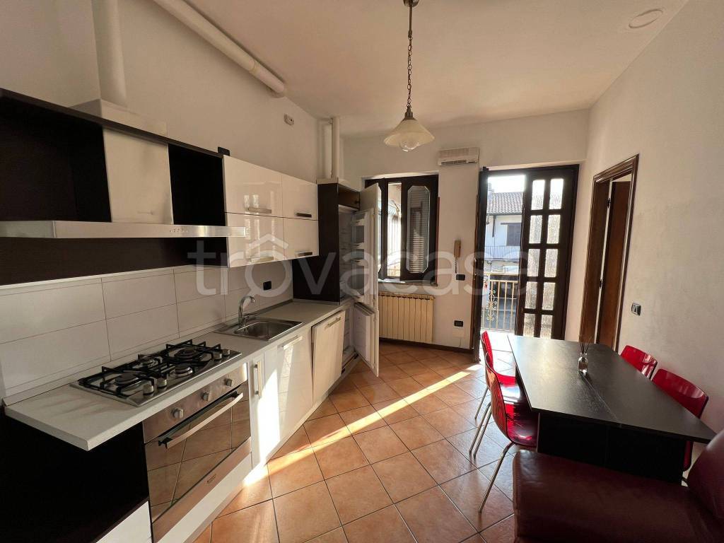 Appartamento in vendita a Lonate Pozzolo via Giacomo Matteotti, 8