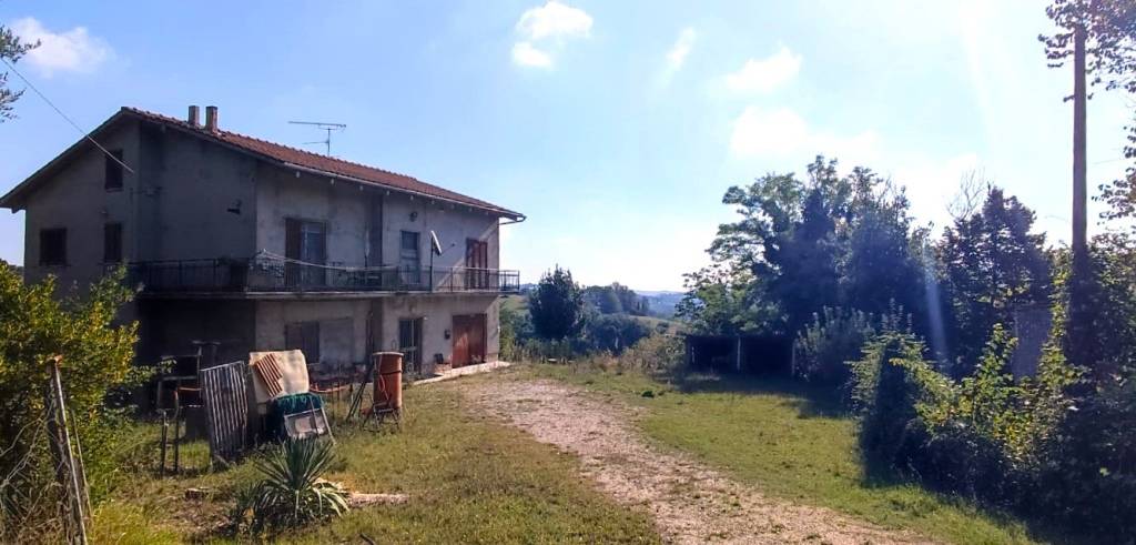 Villa in vendita a Macerata contrada Montanello