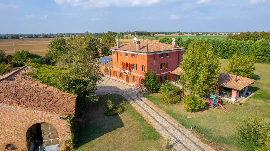 Villa in vendita a Curtatone via Torre d'Oglio, 168