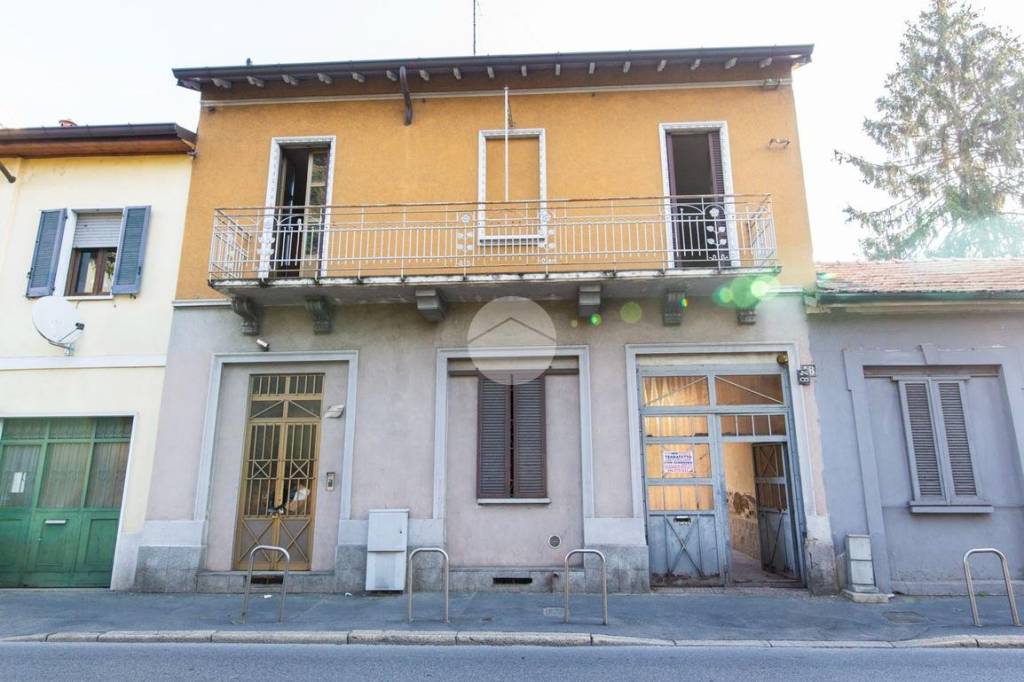 Appartamento in vendita a Milano via Francesco Rismondo, 48