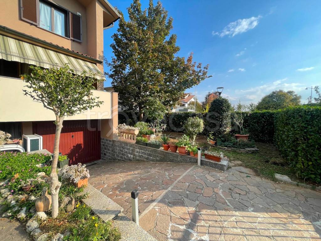 Villa a Schiera in vendita a Pessano con Bornago corso Europa, 48