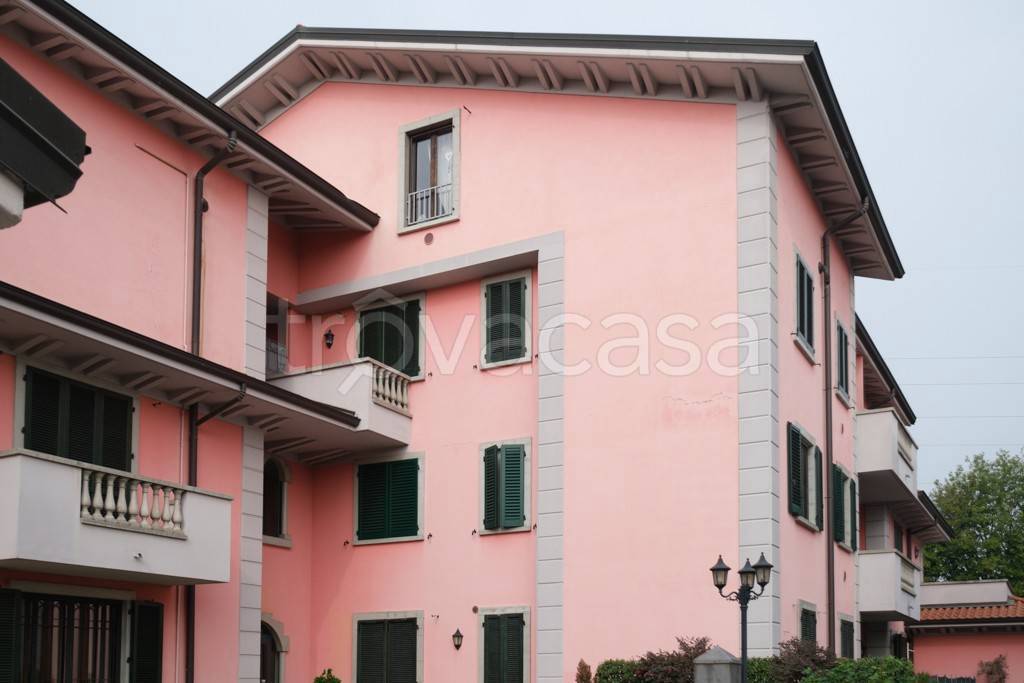 Appartamento in vendita a Treviglio via Pontirolo