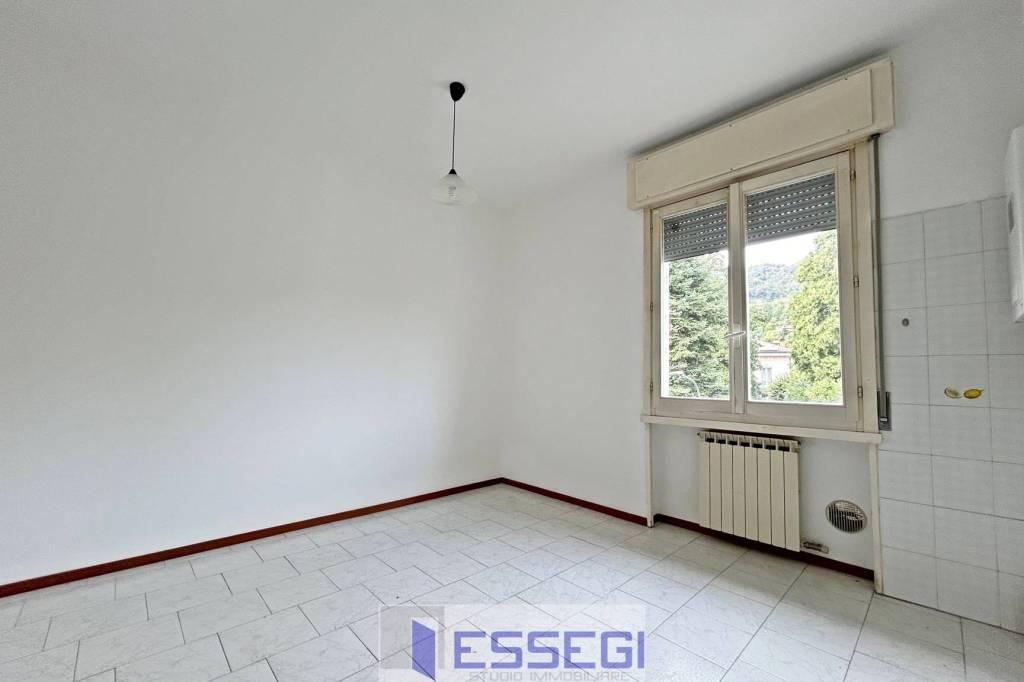 Appartamento in vendita a Erba via Como