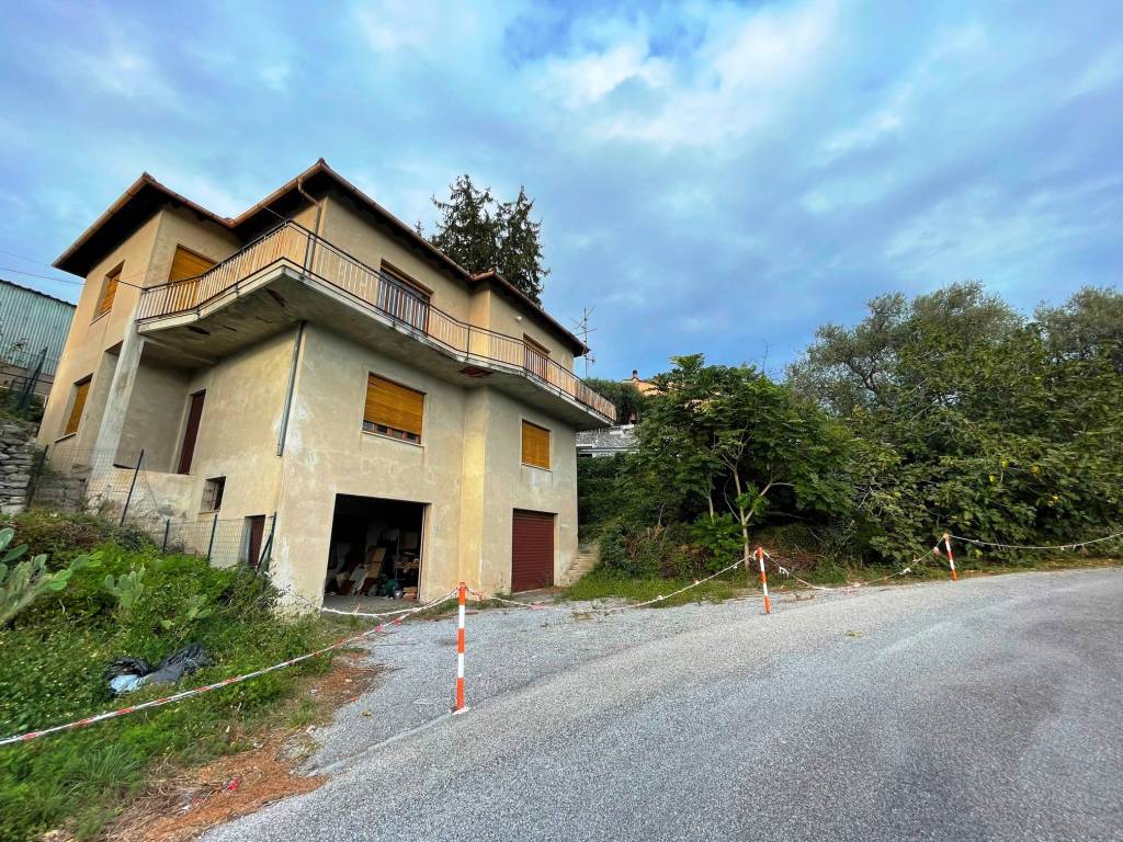 Villa Bifamiliare in vendita a Calice Ligure via Decia, 67
