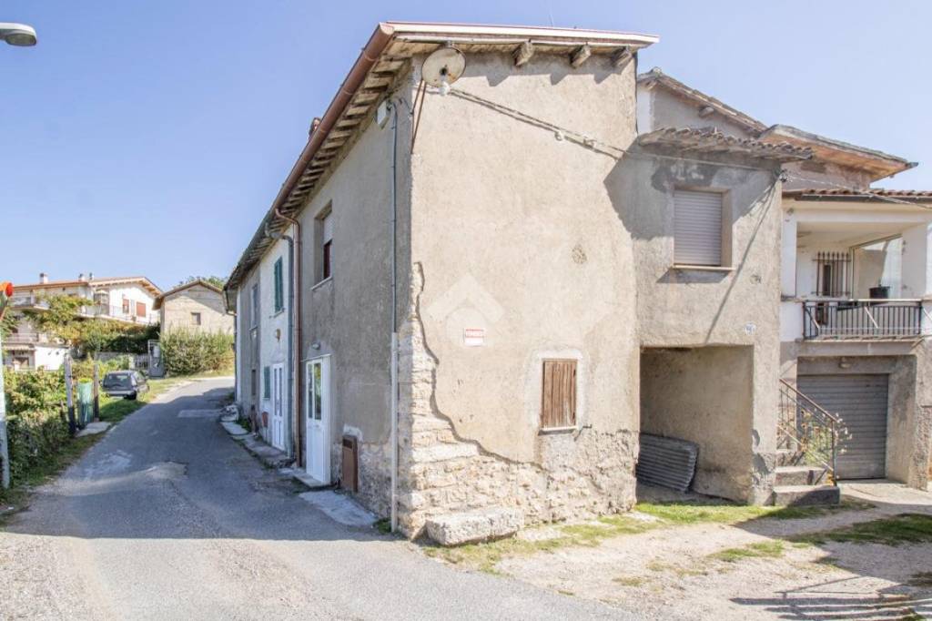 Casa Indipendente in vendita a Cantalice via Giovanni Pascoli, 59