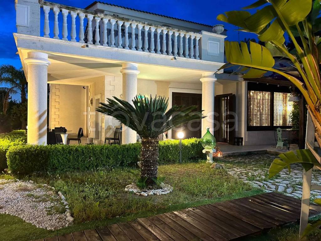 Villa in vendita a Taranto via dragamine
