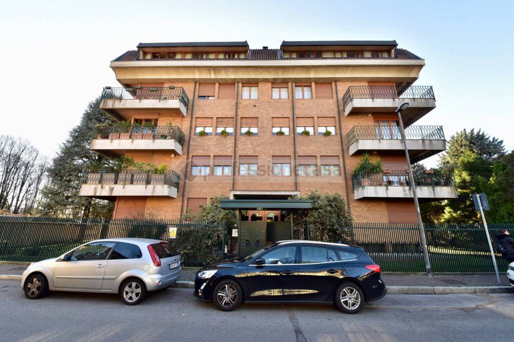 Appartamento in vendita a Desio via Achille Grandi, 38