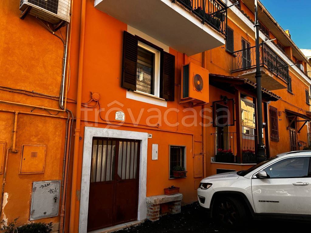Appartamento in vendita a Rignano Flaminio via Giuseppe Garibaldi, 24