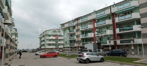 Appartamento in vendita a Città Sant'Angelo viale Torre Costiera