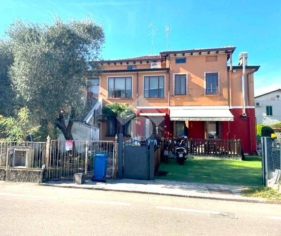 Villa Bifamiliare in vendita a Treviso strada di Santa Bona Vecchia, 109