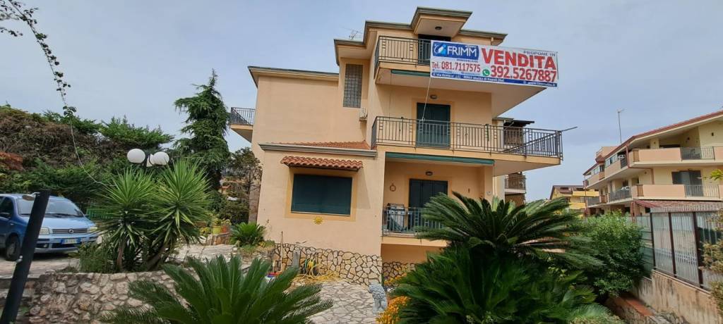 Villa in vendita a Melito di Napoli via delle Camelie, 2