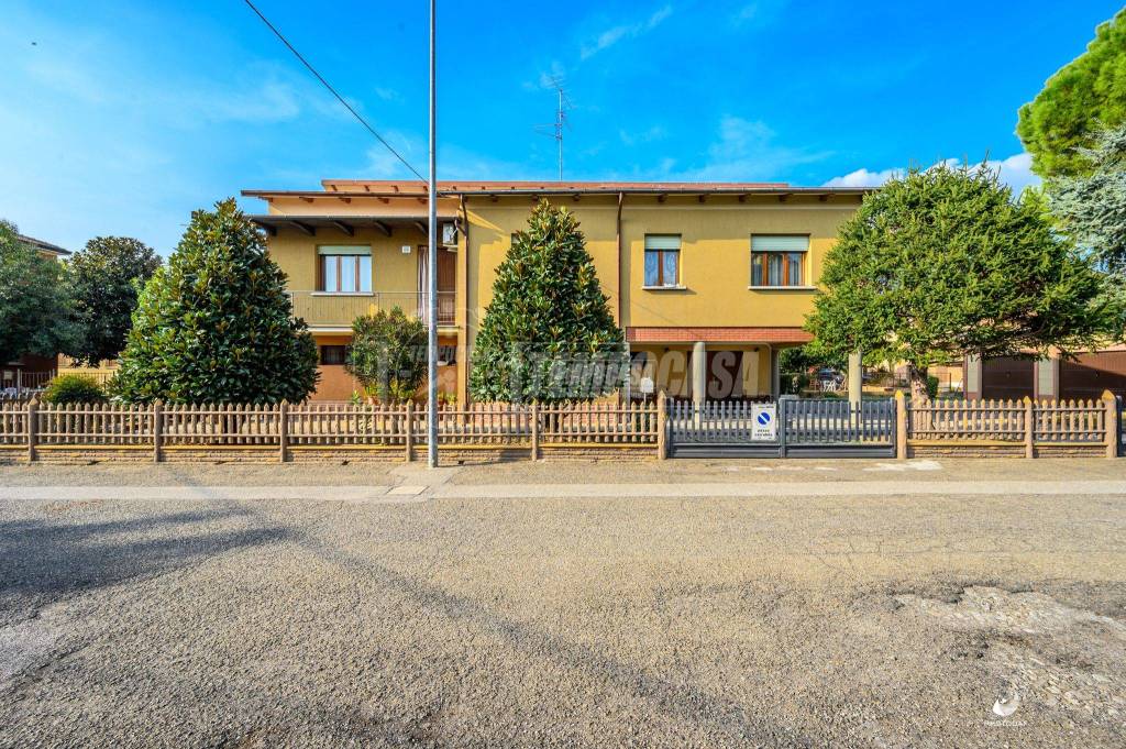 Villa in vendita a Medicina via Tonino Bonora