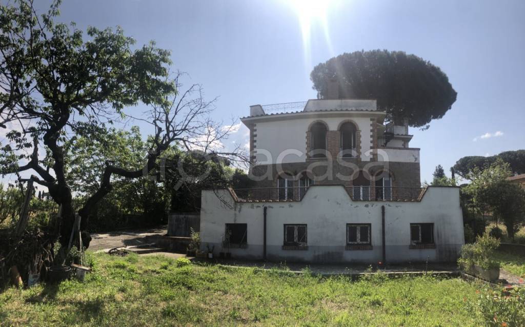 Villa in vendita a Roma via di Valle Marciana