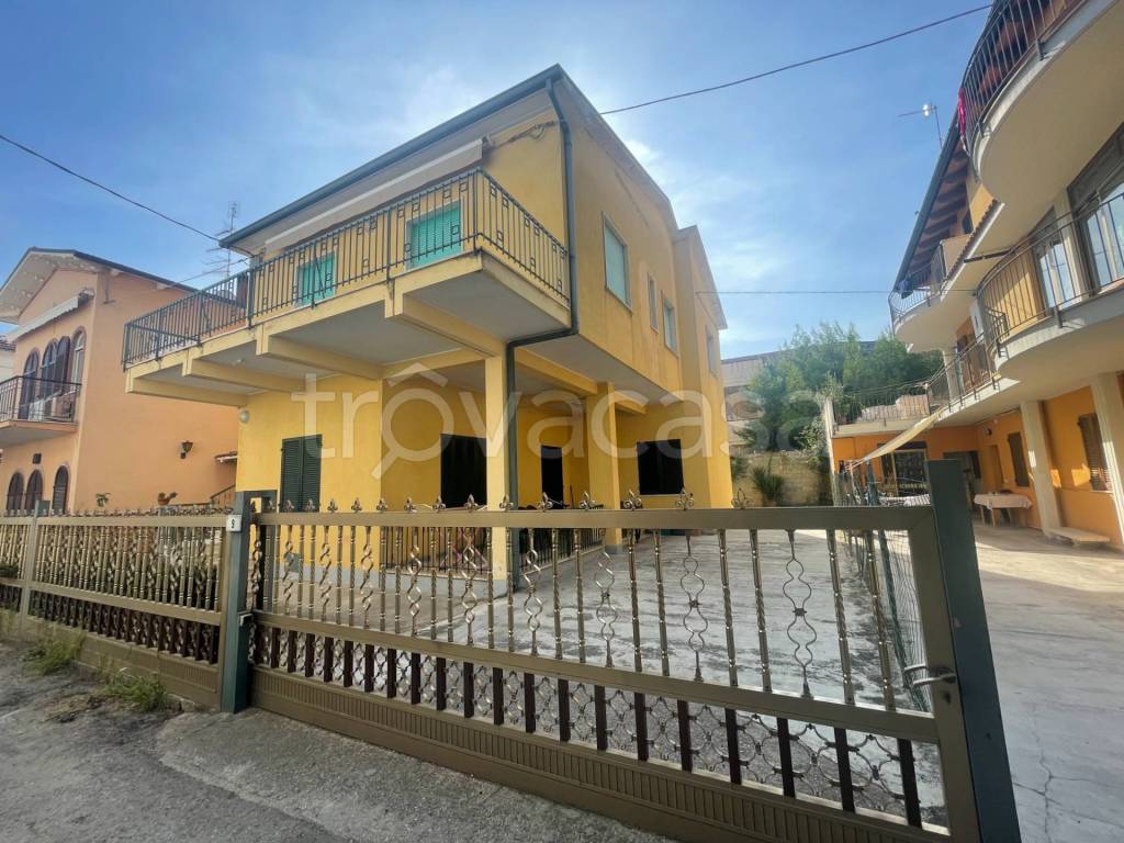 Casa Indipendente in vendita a Tortoreto via Capuani, 9